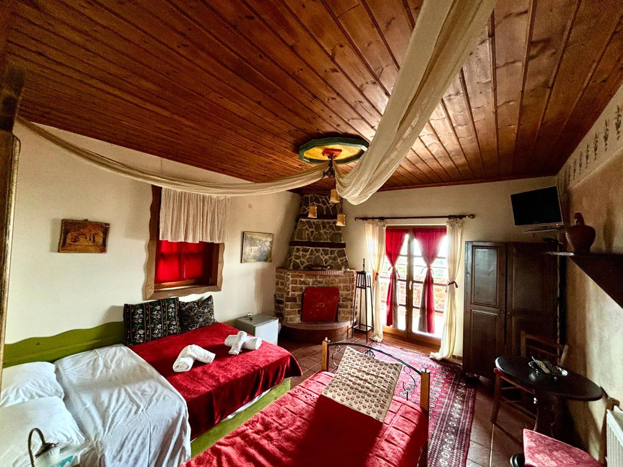 Iaspis Guesthouse Sidhirokhórion Екстериор снимка
